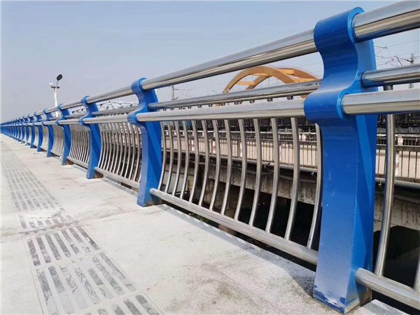锦州304不锈钢复合管护栏的生产工艺揭秘